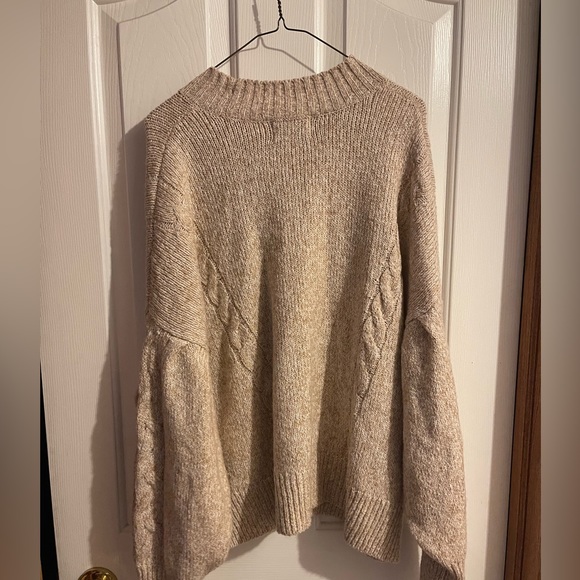 Oversized beige/cream sweater - Picture 4 of 4